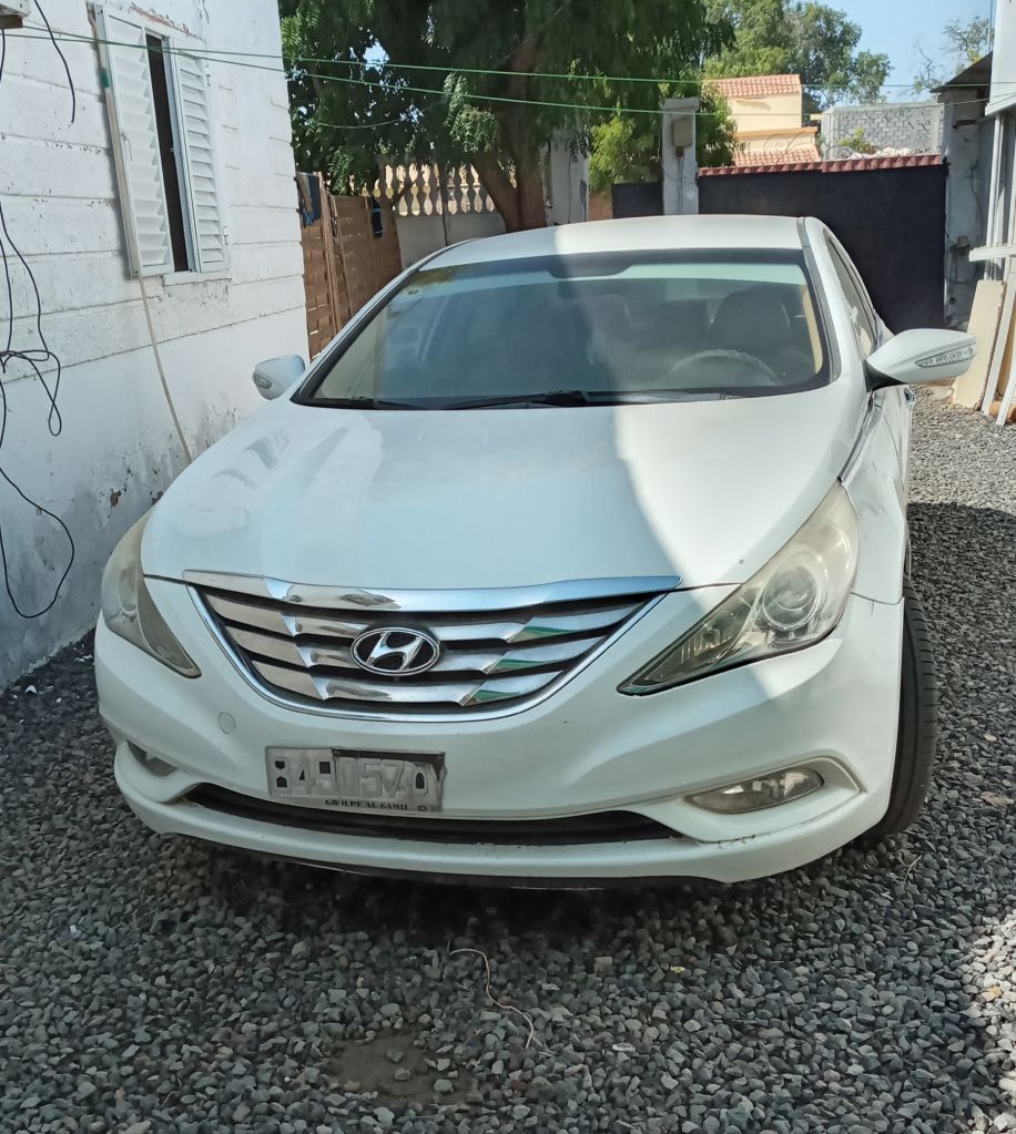 voiture Hyundai sonatra