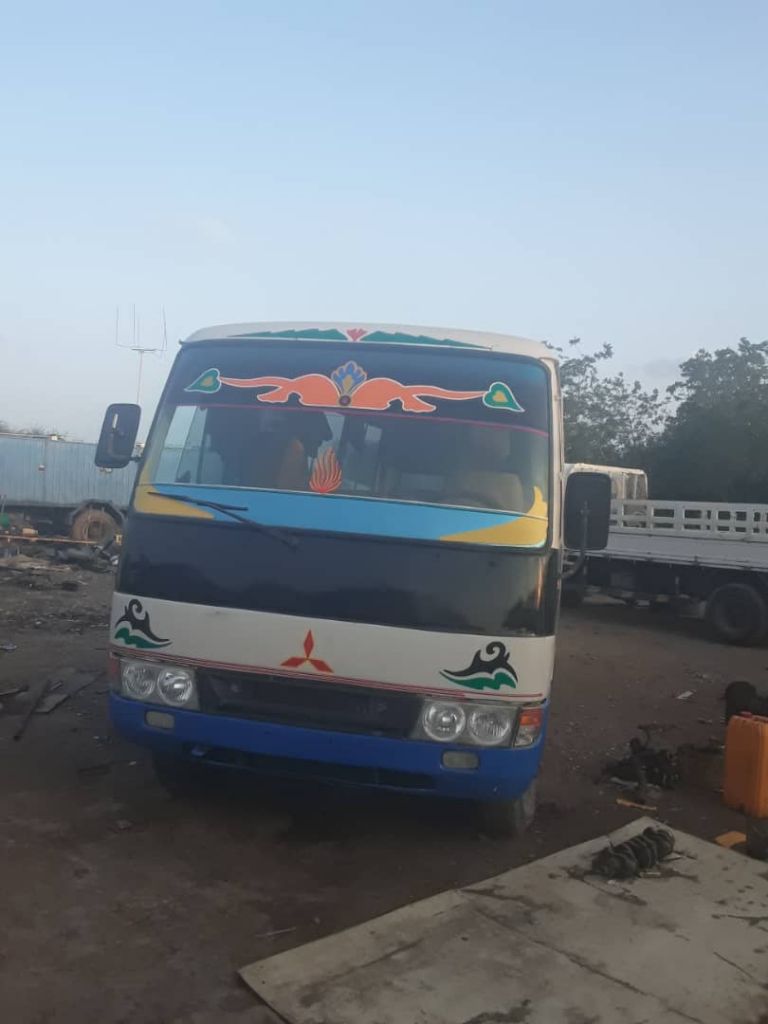 Vends d\'un bus Mitsubishi