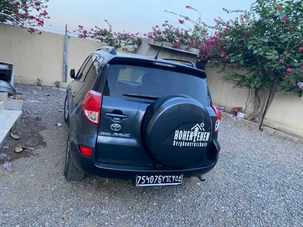 voiture TOYOTA RAV 4