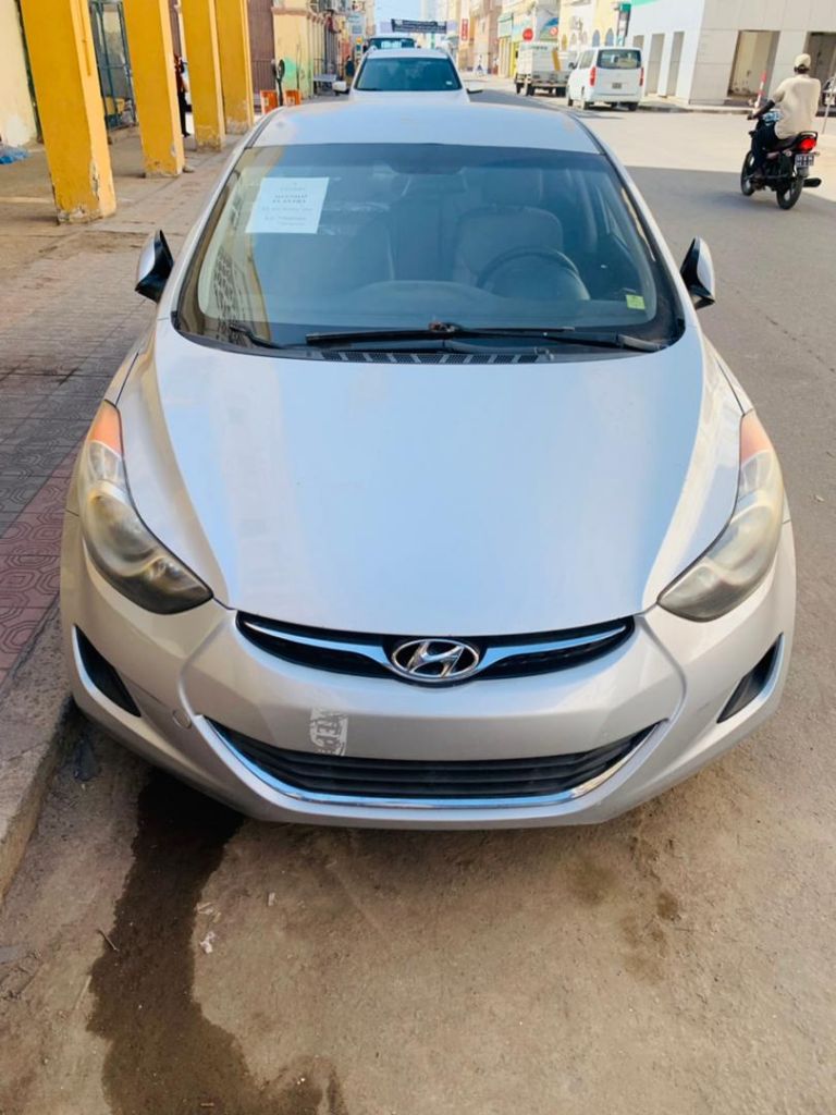 Hyundai Elantra 2013
