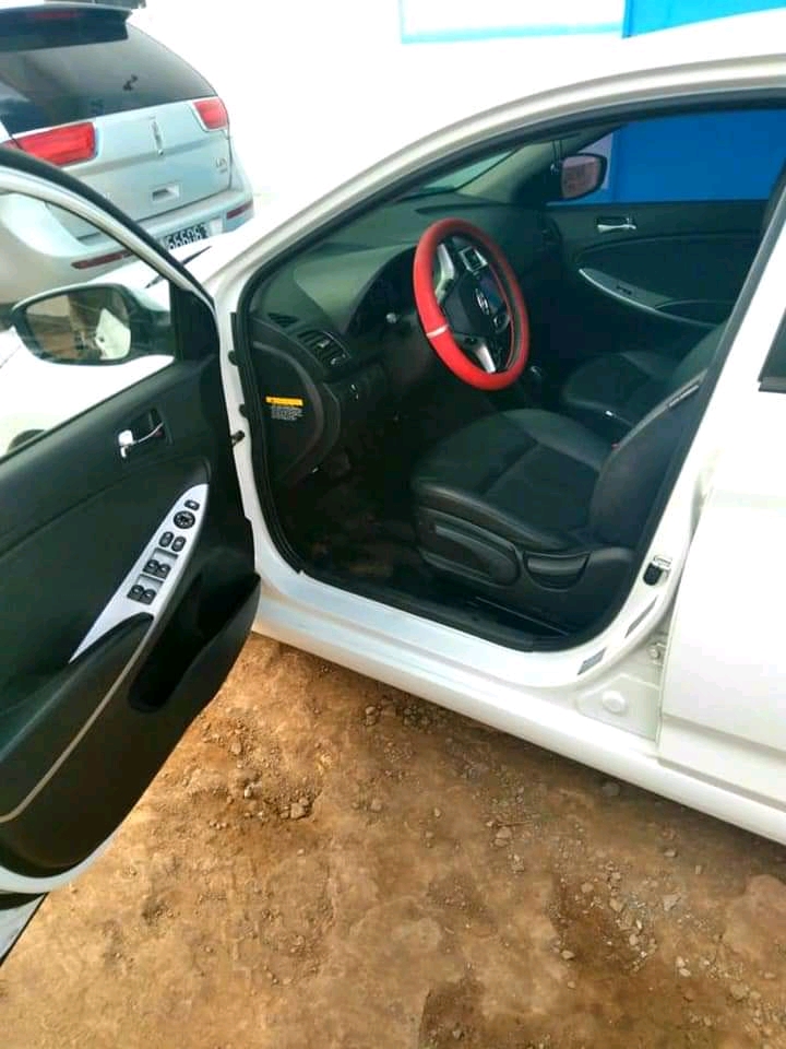 Location d\'une voiture hyundai accent 2014