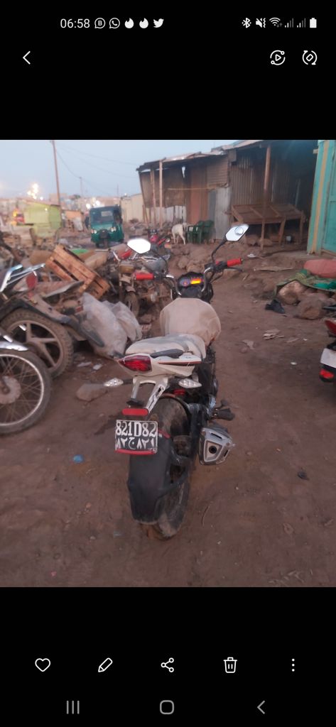 Locin 150 avec 5mois d\'assurance. Et carte gris