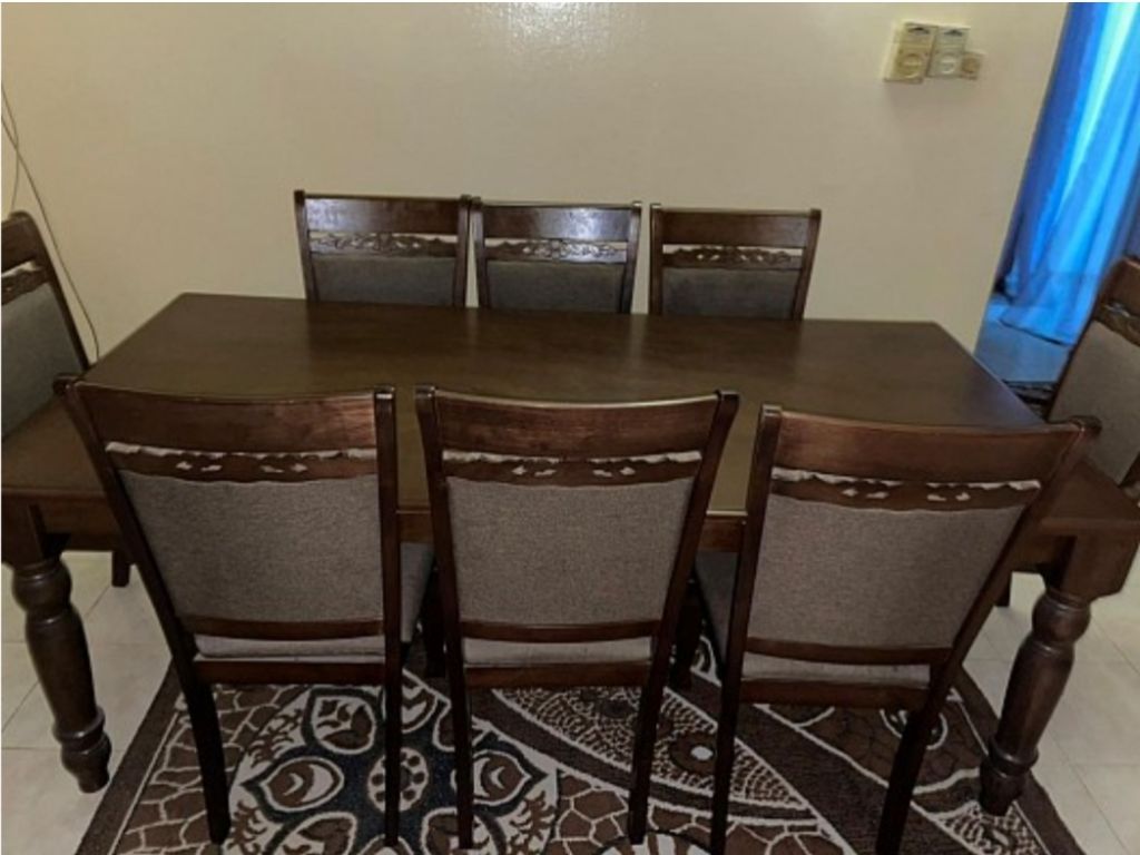 Salle à manger neuve