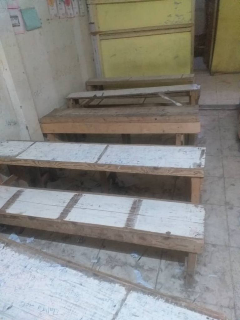 Matériels d\'une école