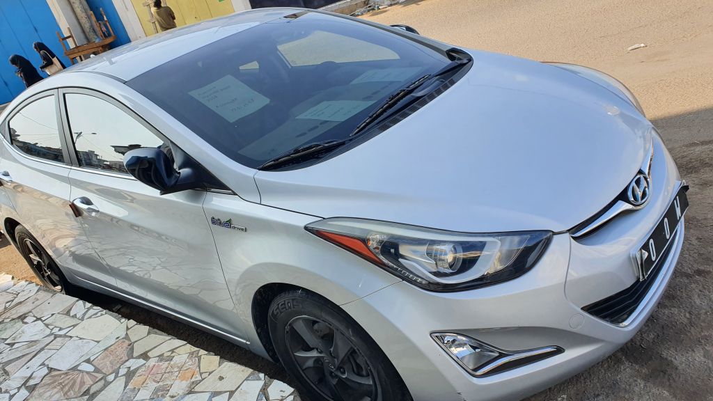 Hyundai Avante comme neuve