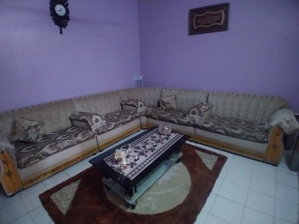 salon en très bon état à vendre