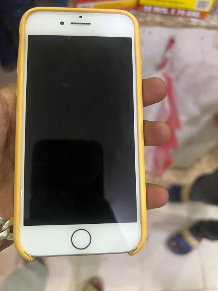 Vente iPhone 8 Couleur Or