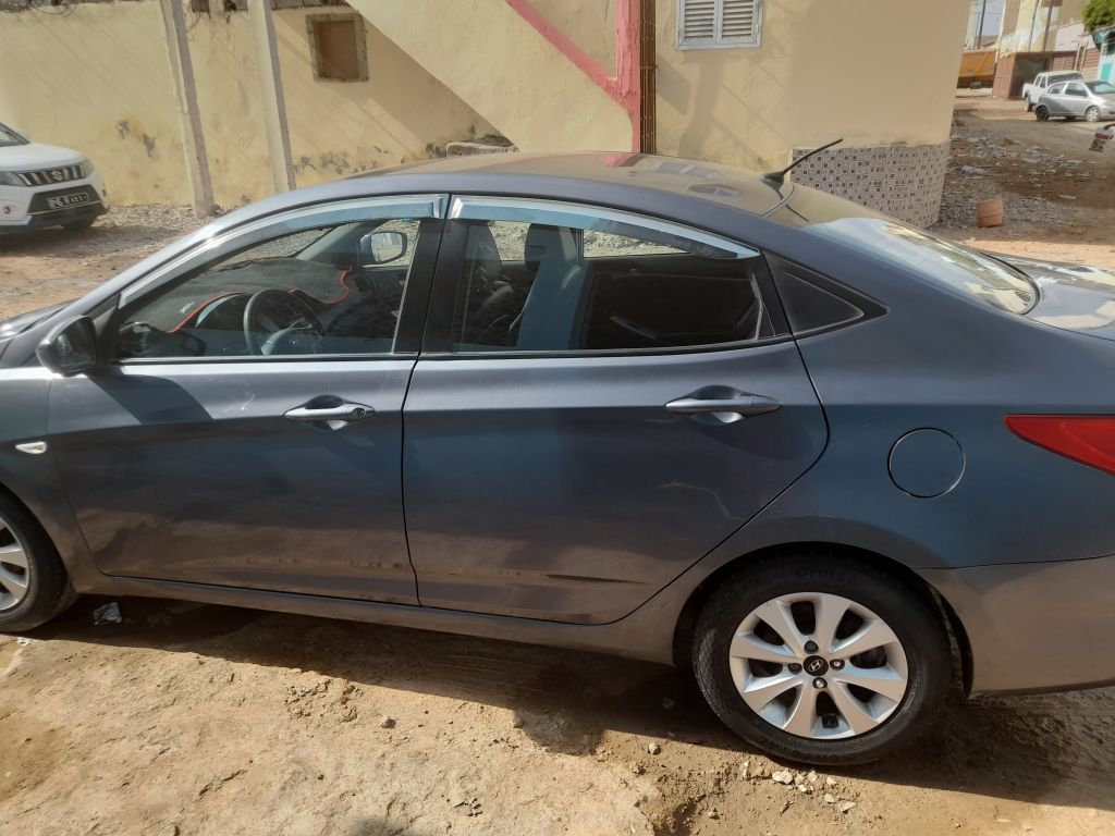 Voiture presque neuve