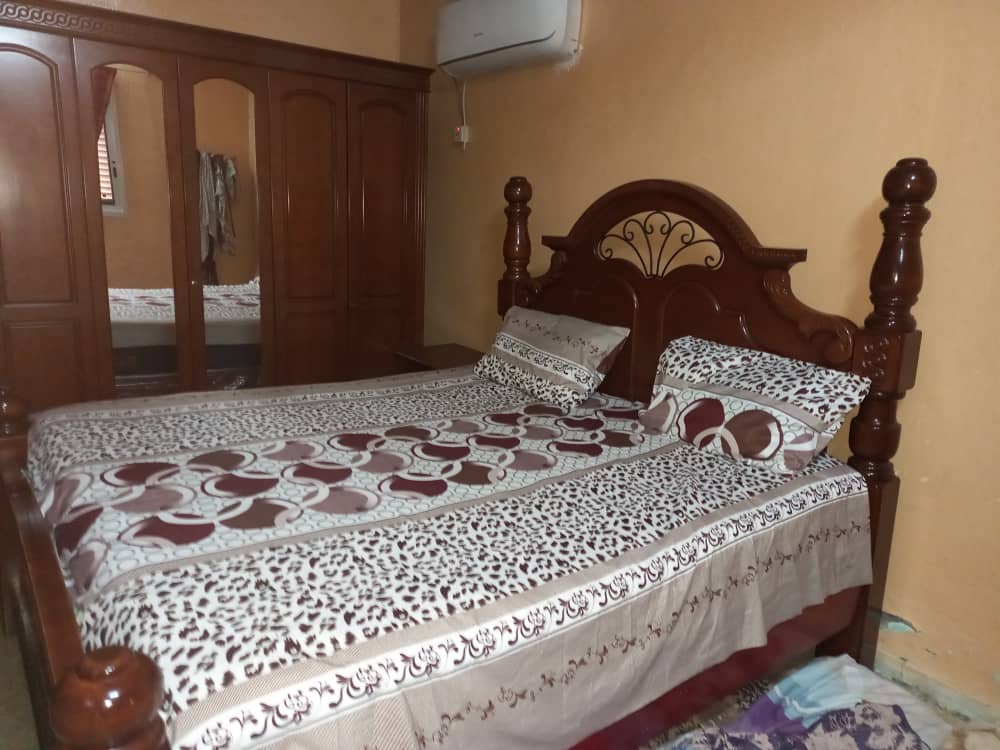 À vendre meubles chambre à coucher