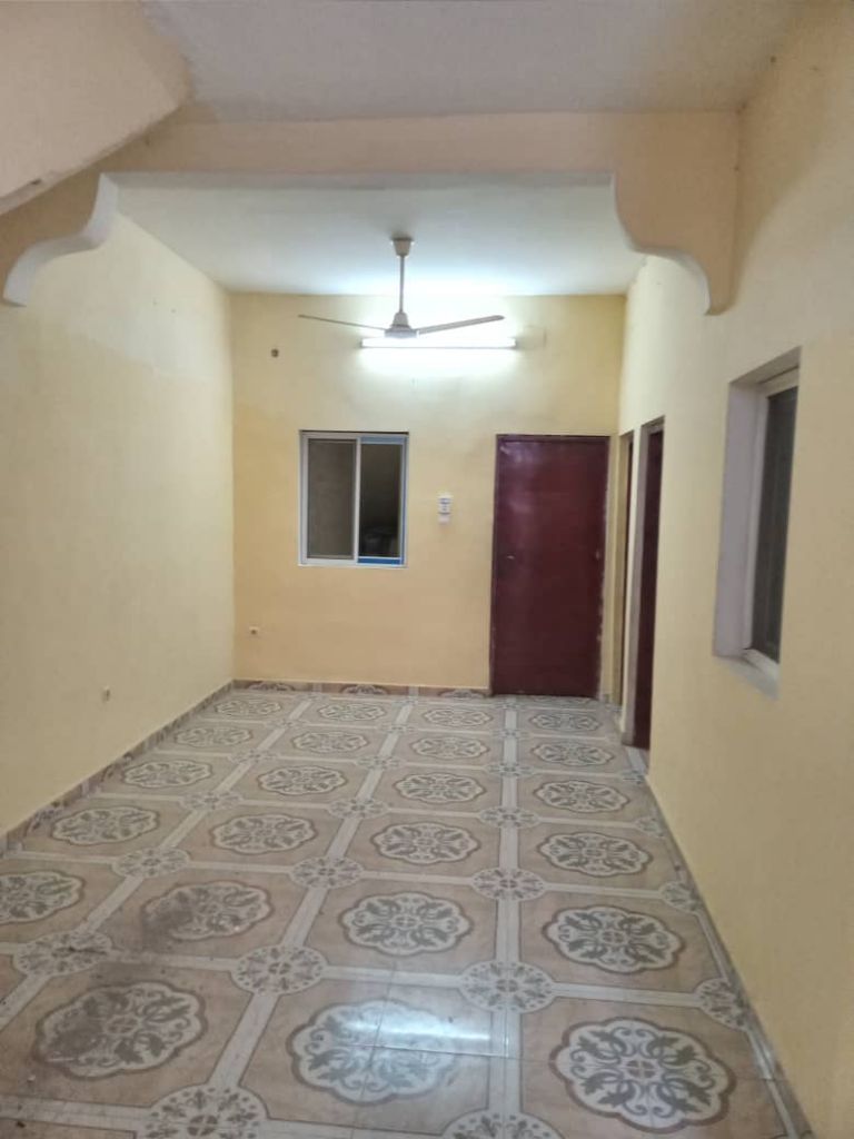 Je loue une maison de F3 à PK13 Cité Gar-Gar