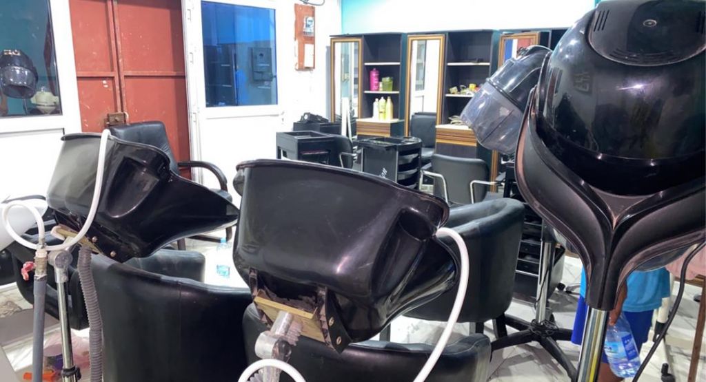 Nombreux matériels professionnels salon de coiffure