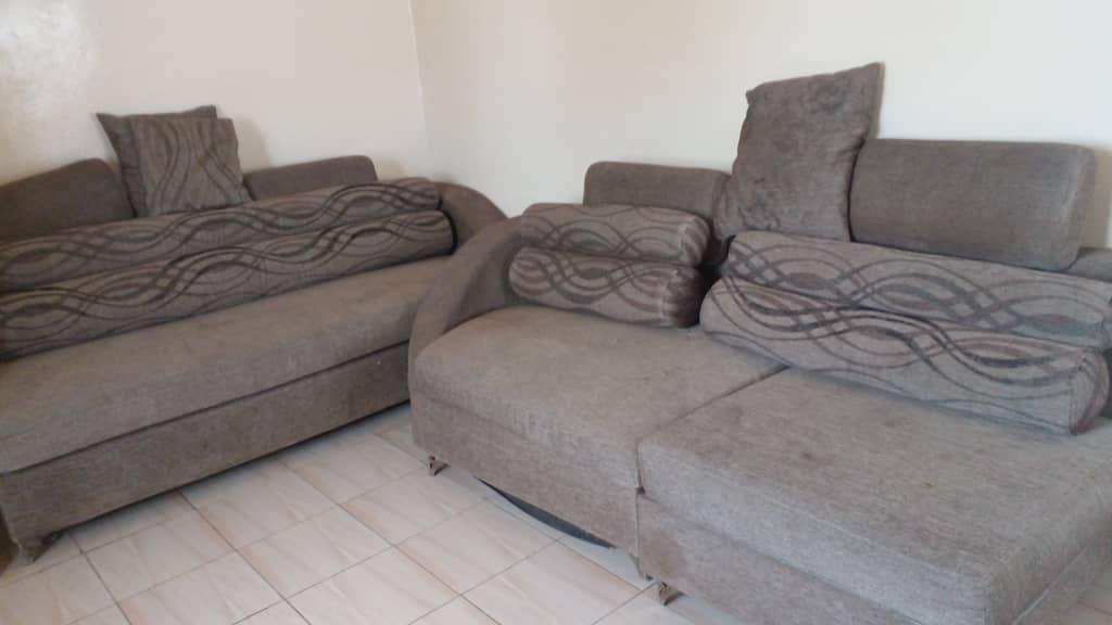 Meubles en bois très bien entretenue