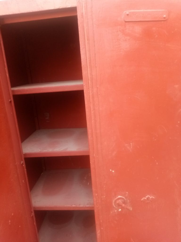 Une Armoire en fer à Djibouti