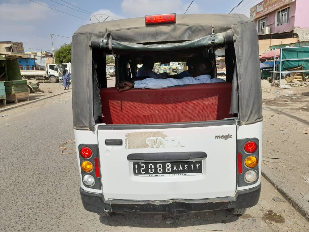 Véhicule 4 roues Bajaj Tata