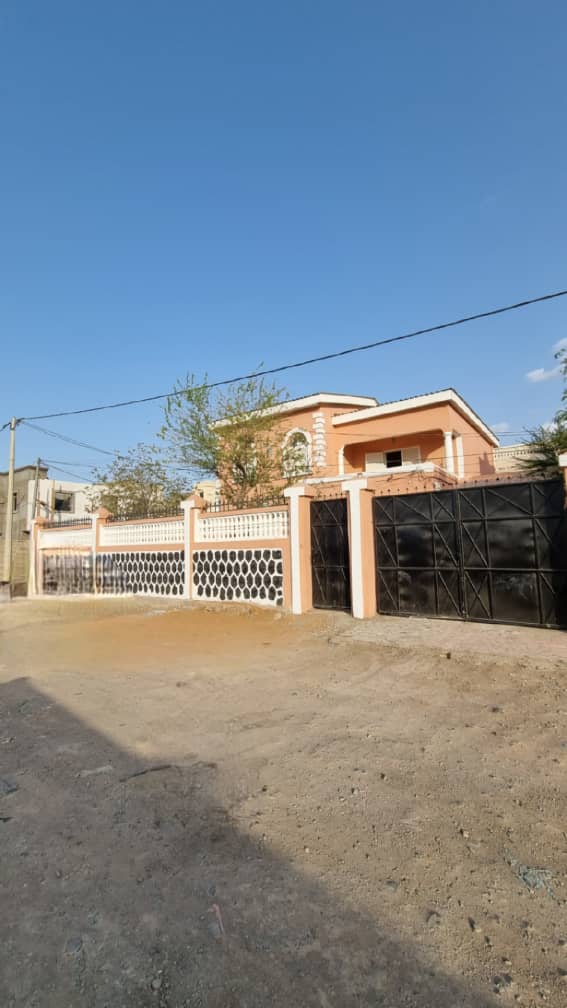 Duplex Sis au Saline Ouest proche du Mall