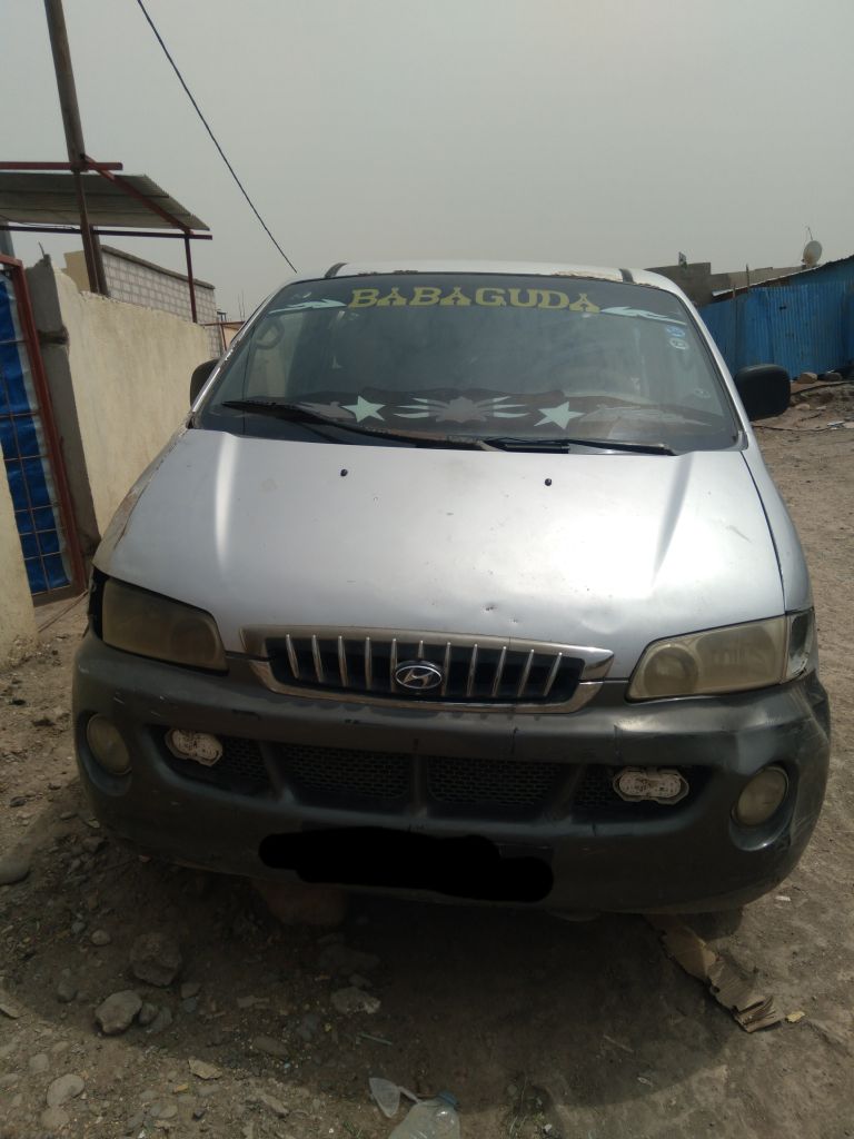 Minibus Hyundai 12 places avec vignette 2022