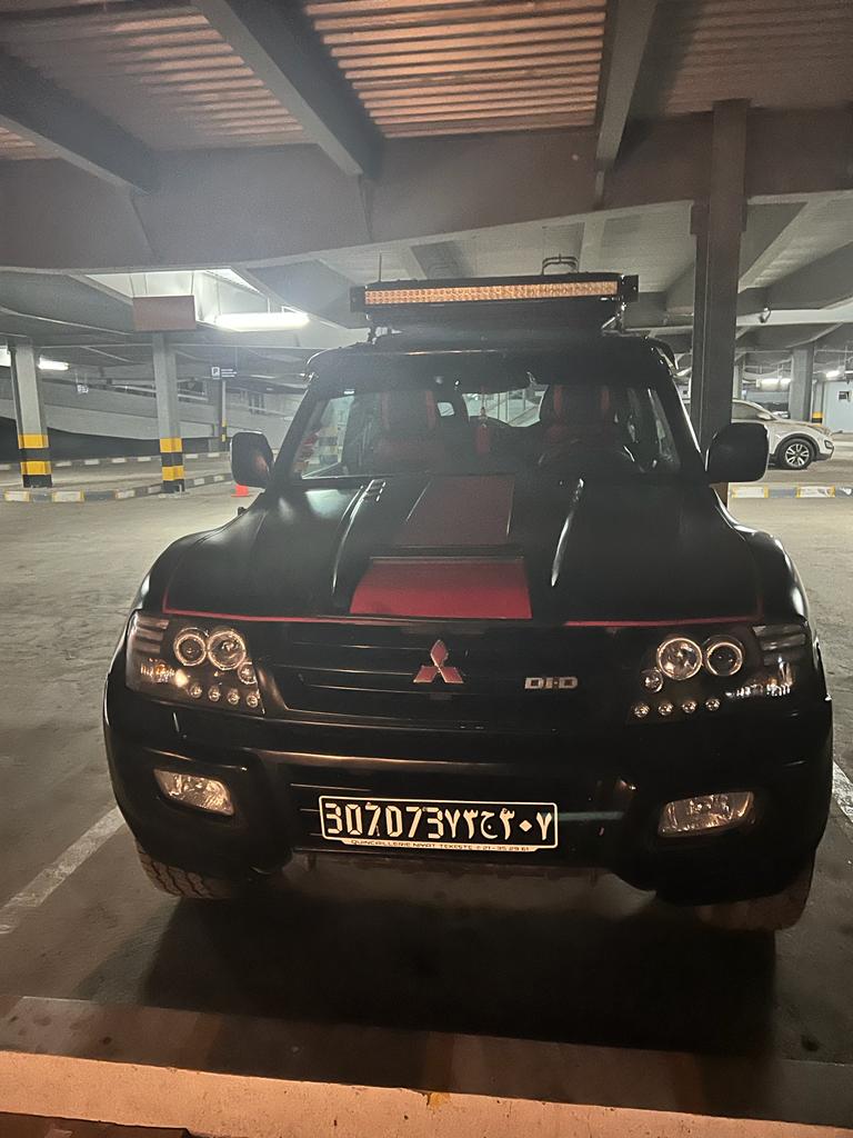 MITSIBUSHI PAJERO très bon état