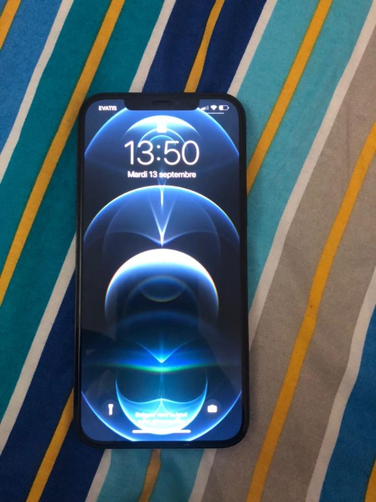 IPhone 12 Vert - Boîte Ouverte Mais Jamais Utilisé - Coque Alu, Finition Anti-rayures