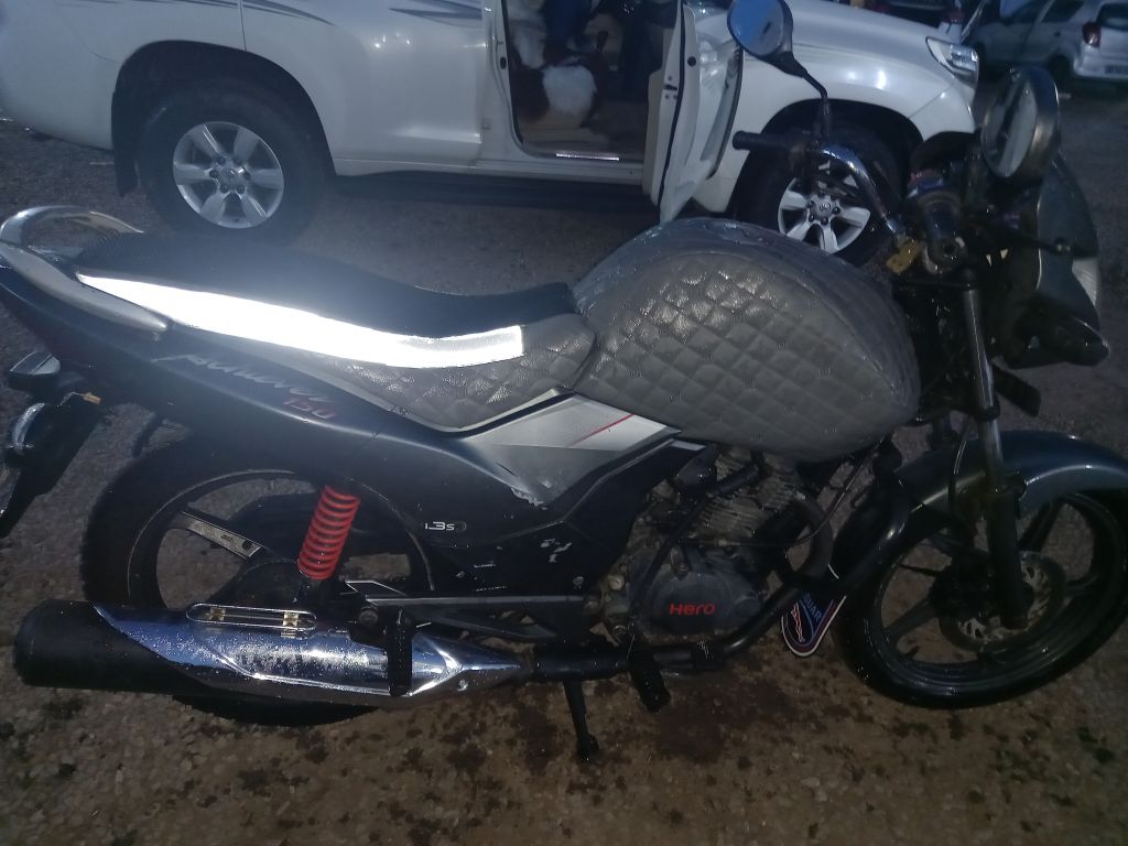 Moto Hero Archiver 150 en bon état.