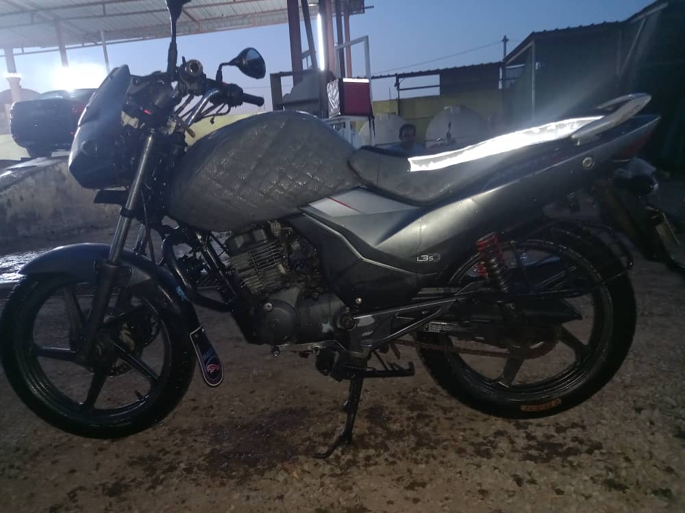 Moto Hero 150 avec Carte Grise