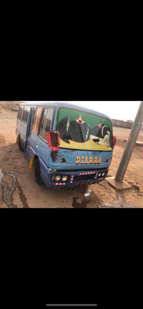 Bus Mitsubishi en très bon ètat.