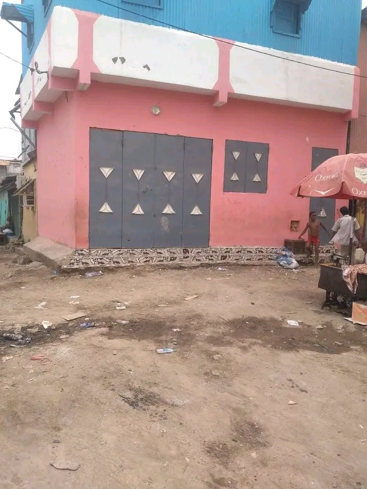 Lacation d\'un local Commercial Avenue 13