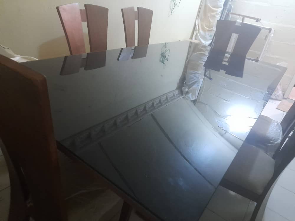 Meuble table à manger neuve