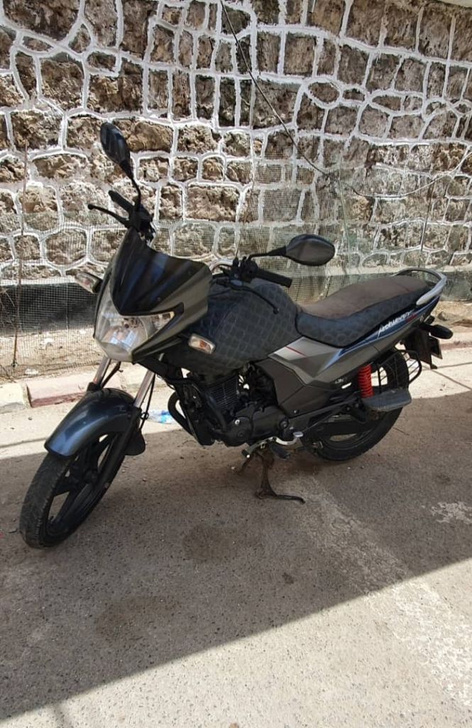 Moto Hero Archiver 150 en bon état.