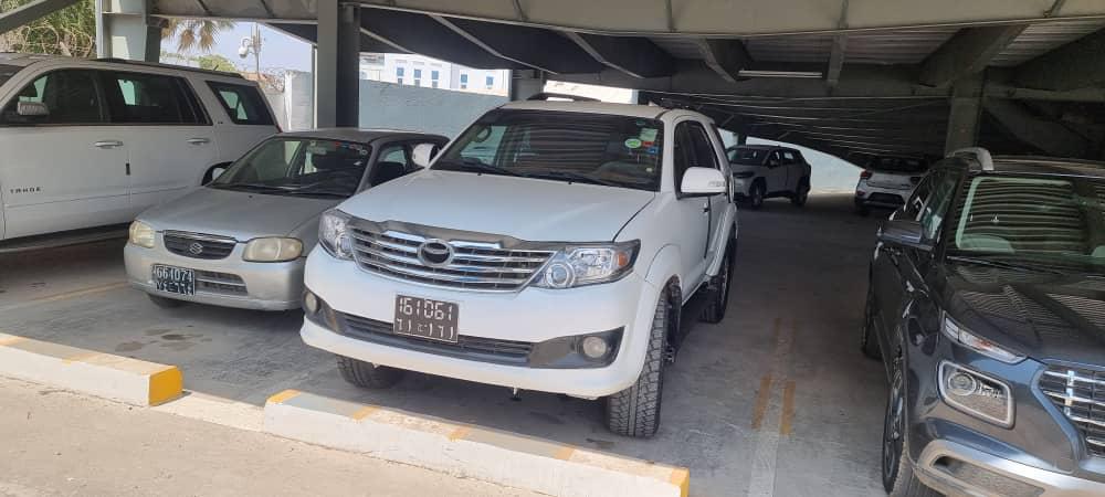 Voiture Fortuner couleur Blanche