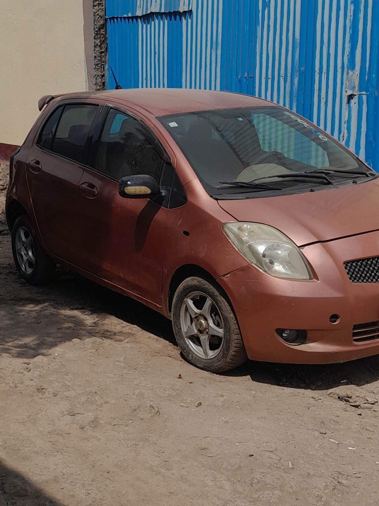 Voiture Toyota Yaris ancienne modèle