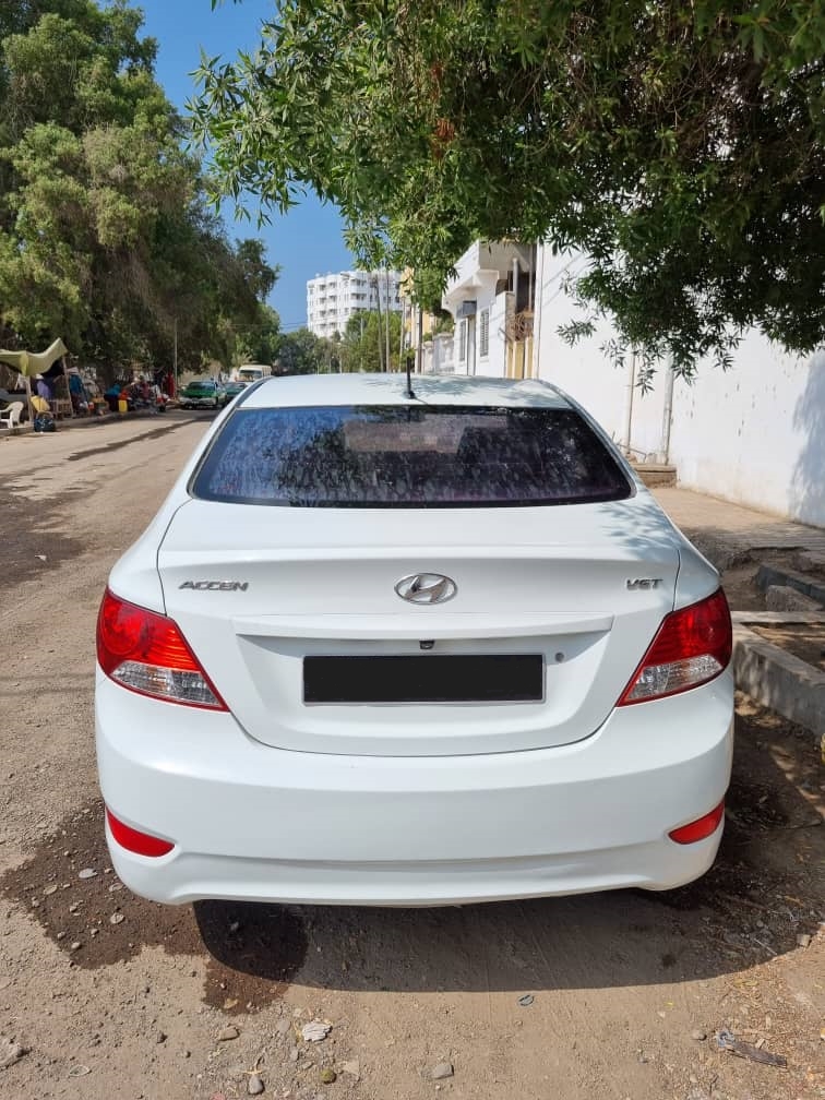 Voiture Hyundai Accent 2014