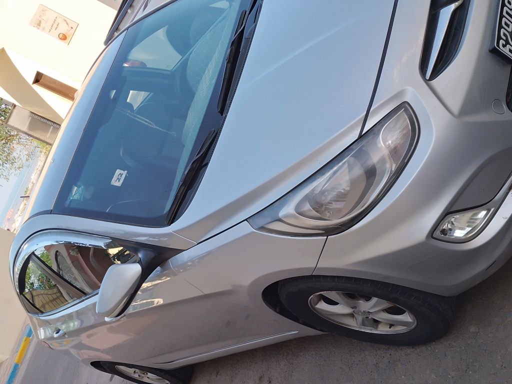 Voiture Hyundai Accent 2013