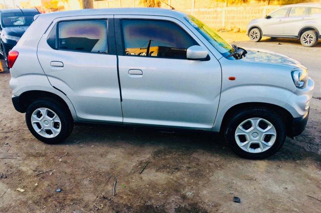 Voiture Suzuki Expresso