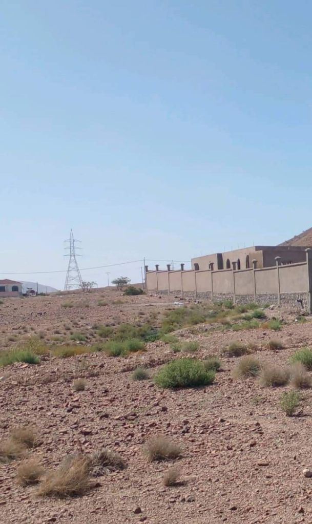 Terrain 750m2 à vendre à Aska