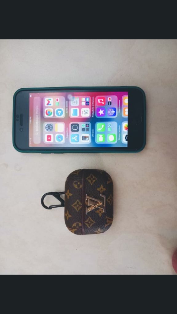 IPhone 8 mini rouge + charge