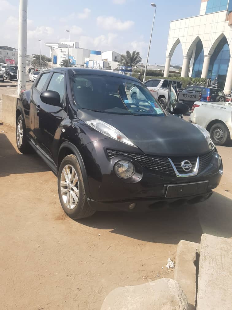 Voiture Nissan Model Juke Couleur Noir