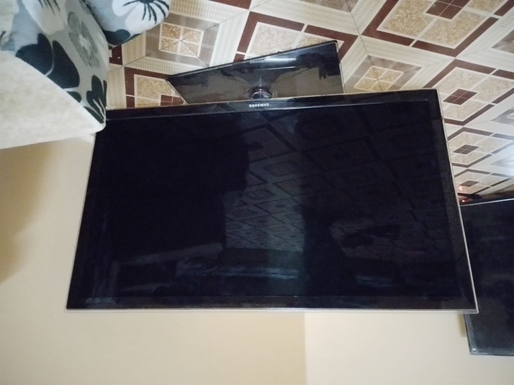 Ecran Plat achete en france Samsung 42 pouces