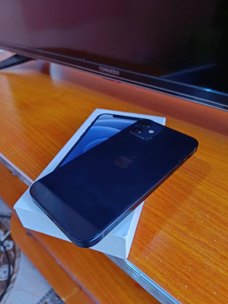 Téléphone portable iPhone 12