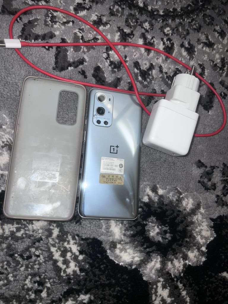 Téléphone One plus 9 Pro