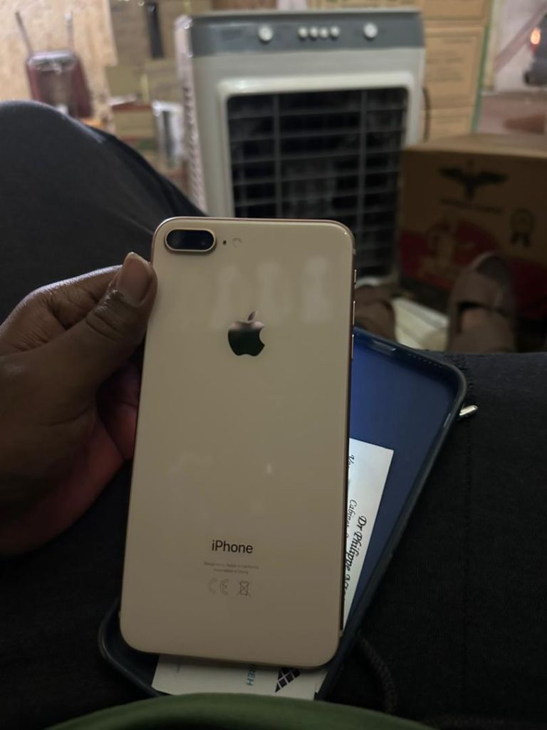 Téléphone iPhone 8 plus