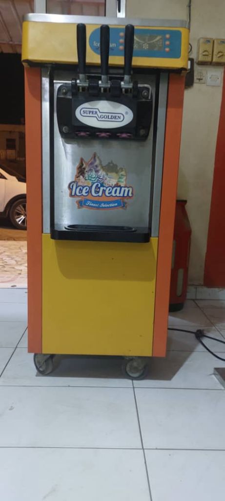 Glace machine à crème utilisée seulement pendant 5 mois