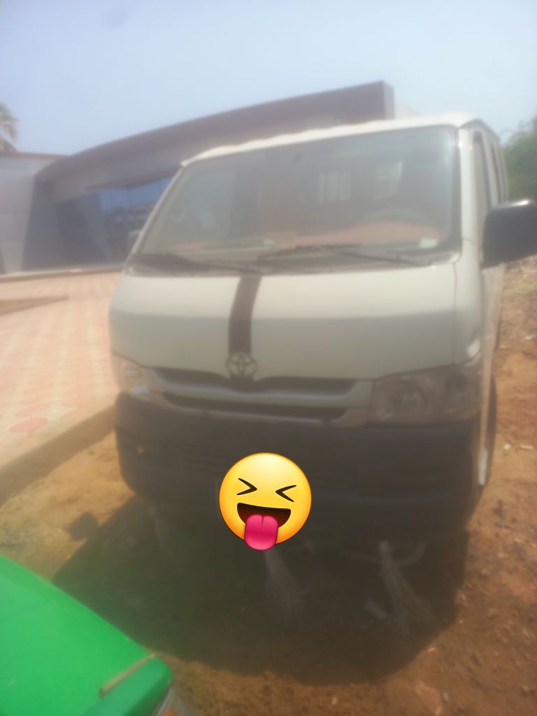 Minibus Toyota Hiace 15 places