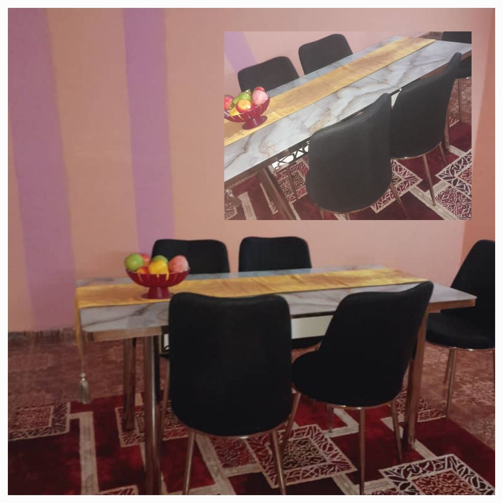 Table à manger avec ses 6 chaises