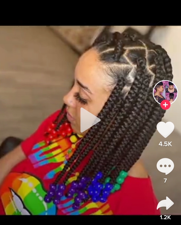 Tresses pour les grandes et les petites filles