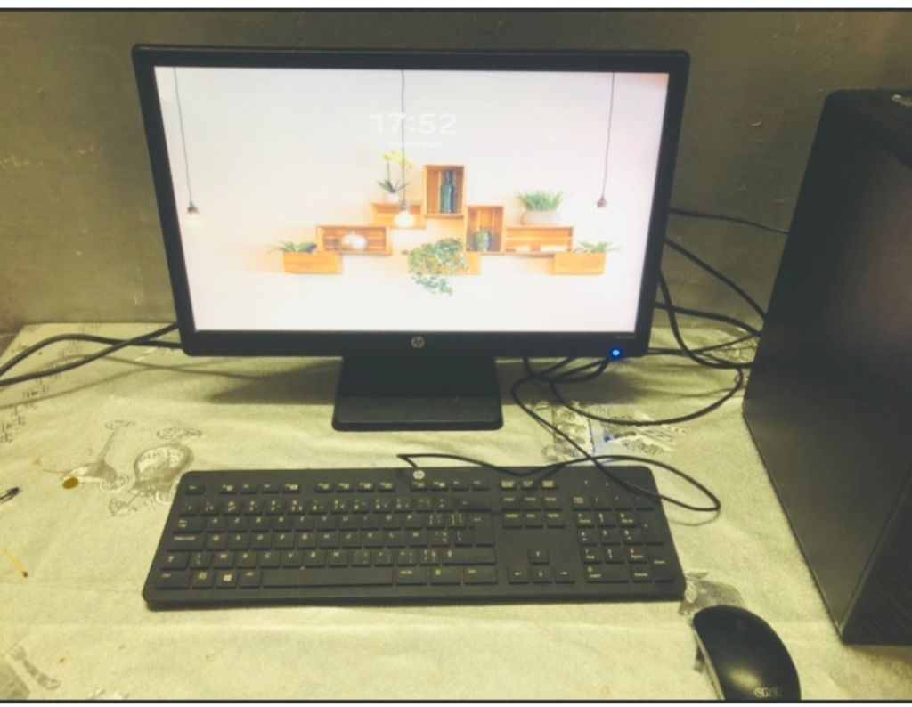 PC HP avec écran et clavier
