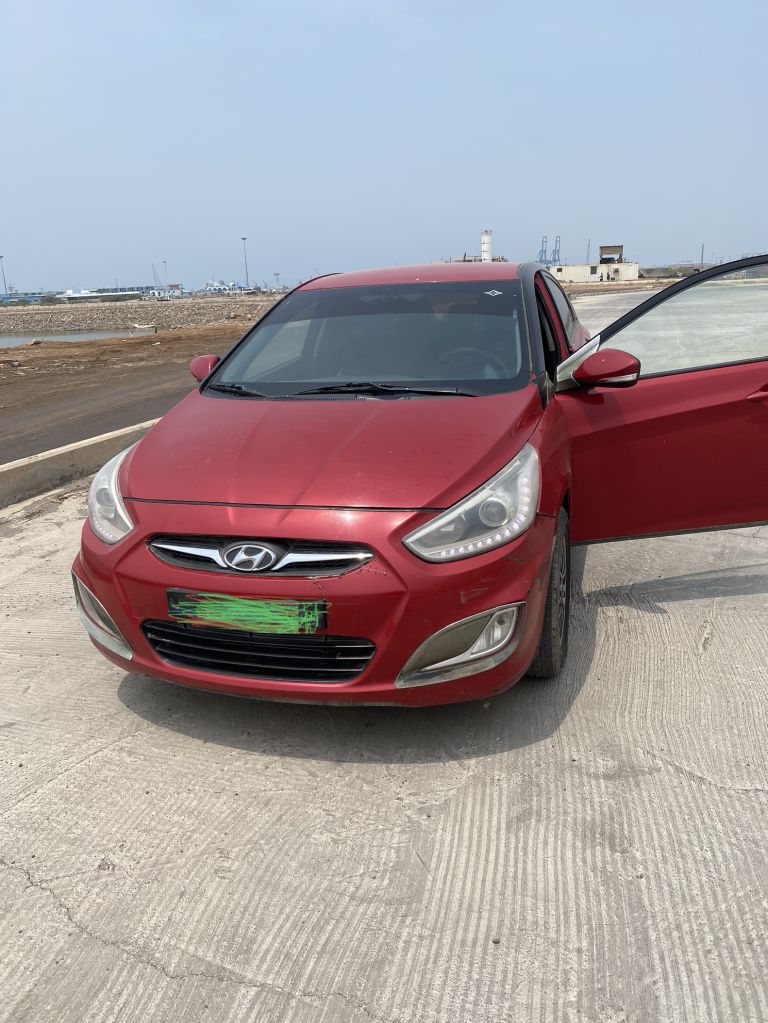 Voiture Hyundai Accent Année 2012