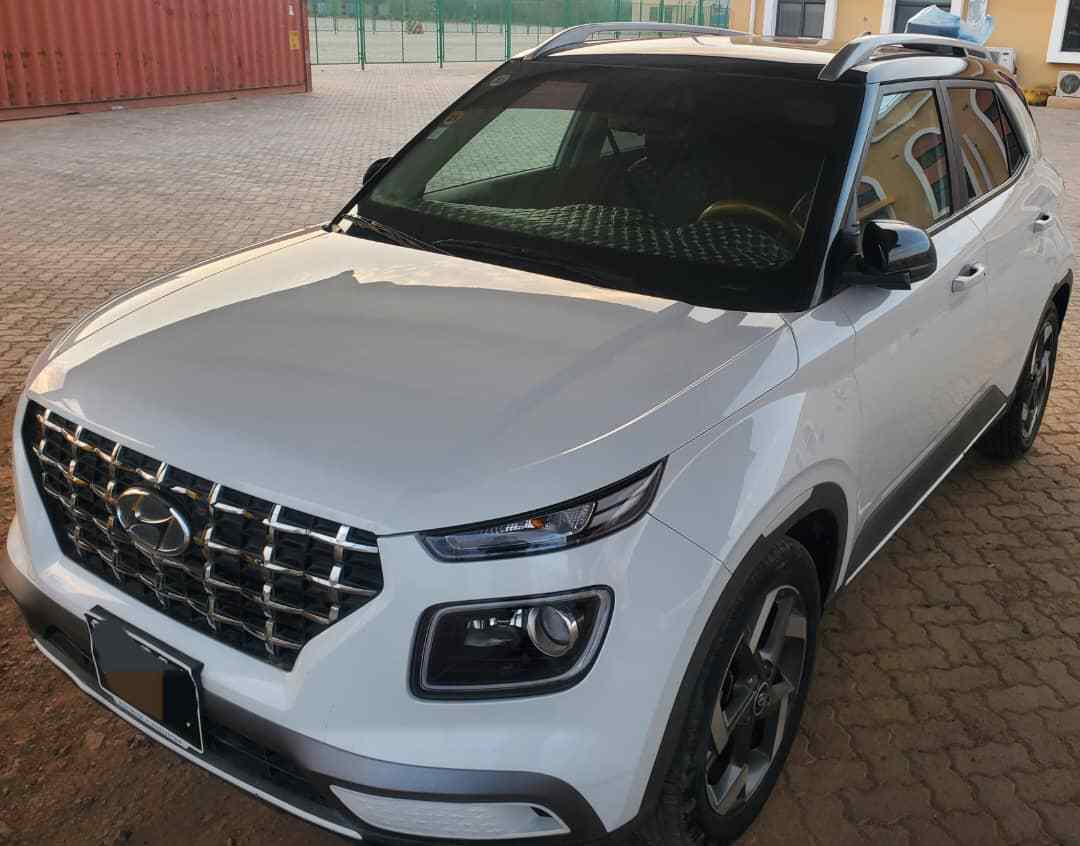 Voiture Hyundai Venue Couleur Blanche