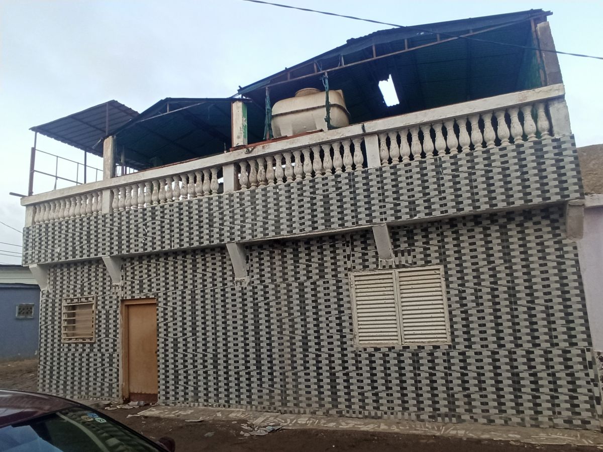 Maison F6 200 m2 à cité Maka moukarm