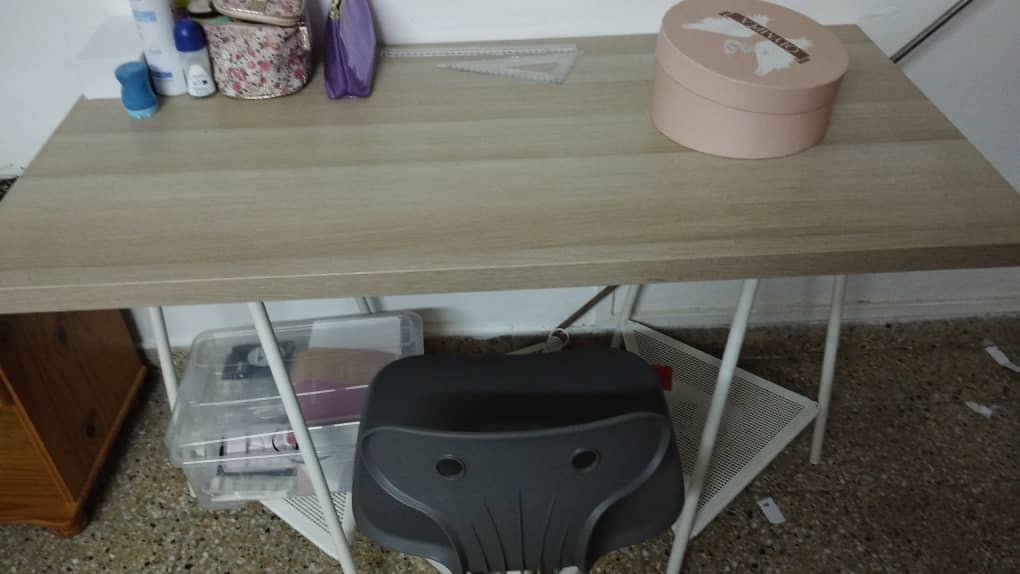 Bureau et chaise ikea