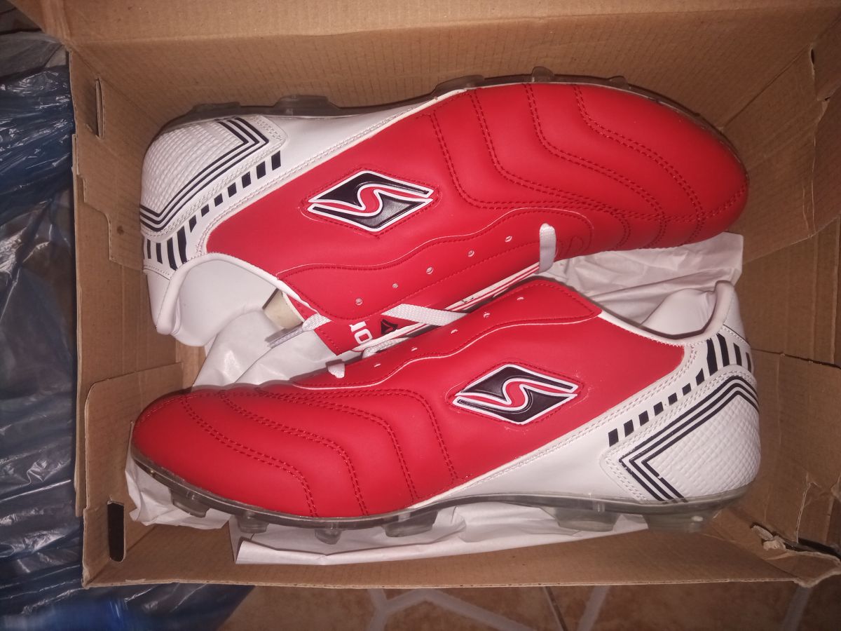 Chaussures De Football Xinghuanhua - Hommes Et Garçons - Semelle à Crampons - Taille EU36-45